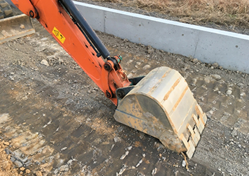 地中の確認・整地作業